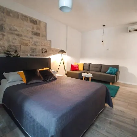 Julije Rooms Gostinjska kuća 3*