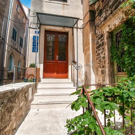 Julije Rooms Gostinjska kuća