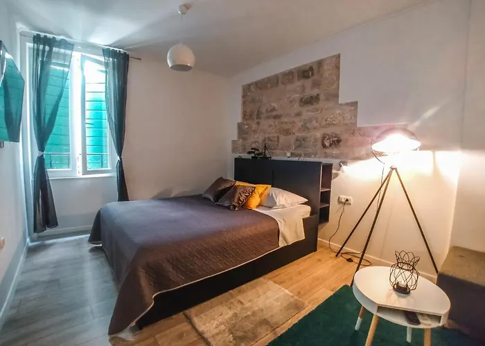 Julije Rooms Gostinjska kuća 3*