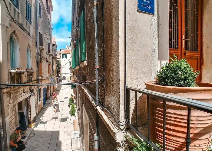 Julije Rooms Gostinjska kuća