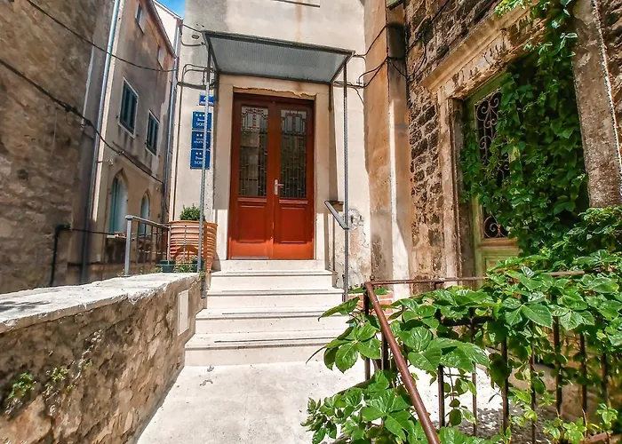 Julije Rooms Gostinjska kuća