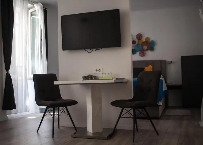 Gostinjska kuća Julije Rooms 3*