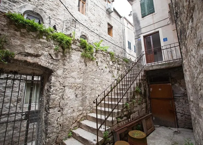 Gostinjska kuća Julije Rooms