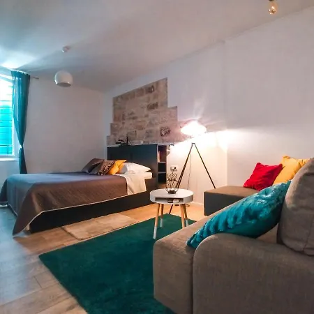 Julije Rooms Guest house 3*