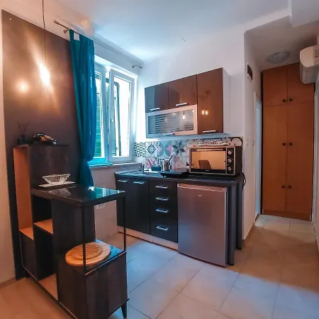Julije Rooms