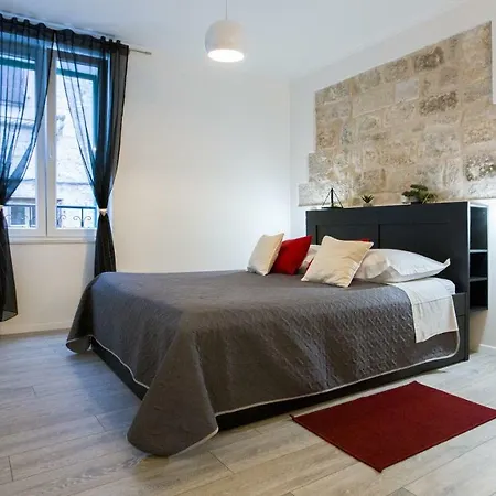 Julije בית הארחה 3*