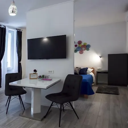 Julije Rooms Guest house 3*
