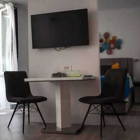 Guest house Julije Rooms 3*