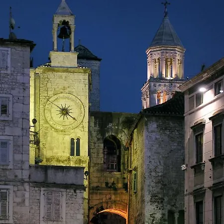 줄리 룸스 게스트하우스 3*